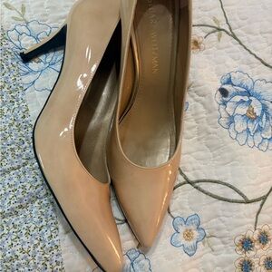 Stuart Weitzman Women's Beige Patent Heels